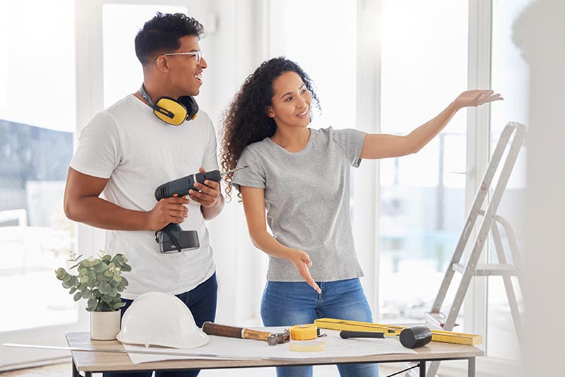 feature-loans couple remodeling house